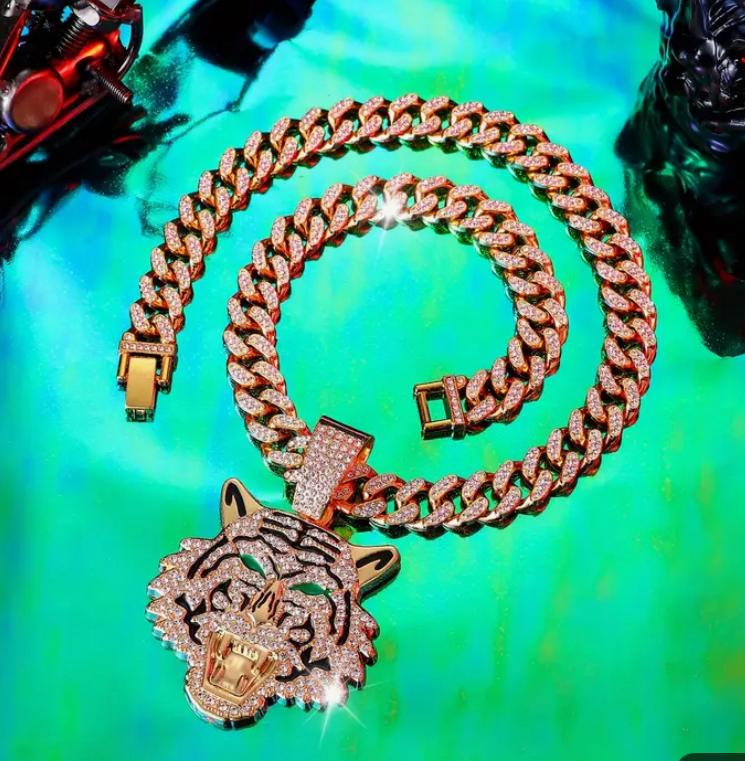 GOLD LOOK FAUX DIAMOND TIGER CHAIN AND PENDANT