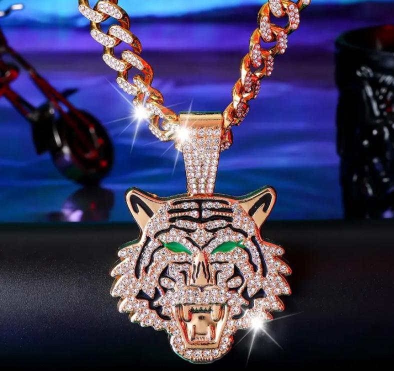 GOLD LOOK FAUX DIAMOND TIGER CHAIN AND PENDANT