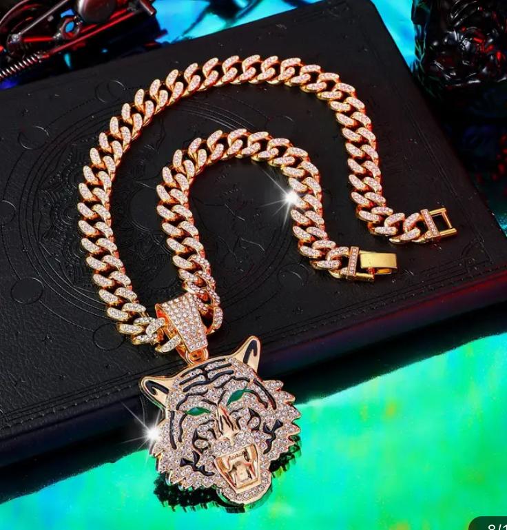 GOLD LOOK FAUX DIAMOND TIGER CHAIN AND PENDANT