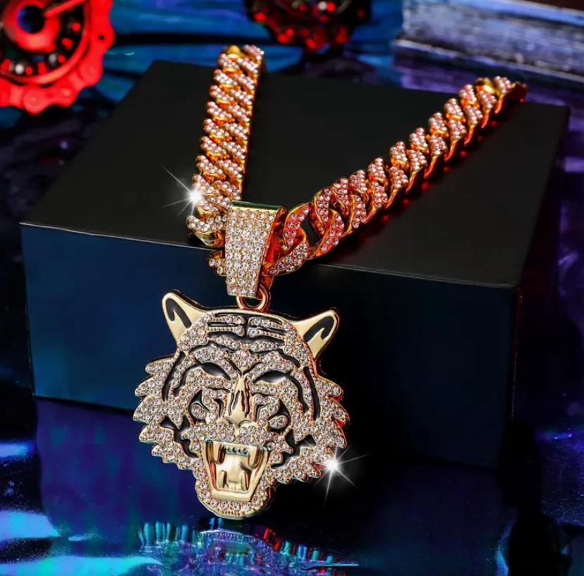 GOLD LOOK FAUX DIAMOND TIGER CHAIN AND PENDANT